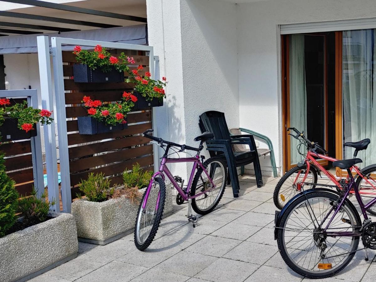 Swinoujscie Platan Patio 6 - Berry Apartments 外观 照片