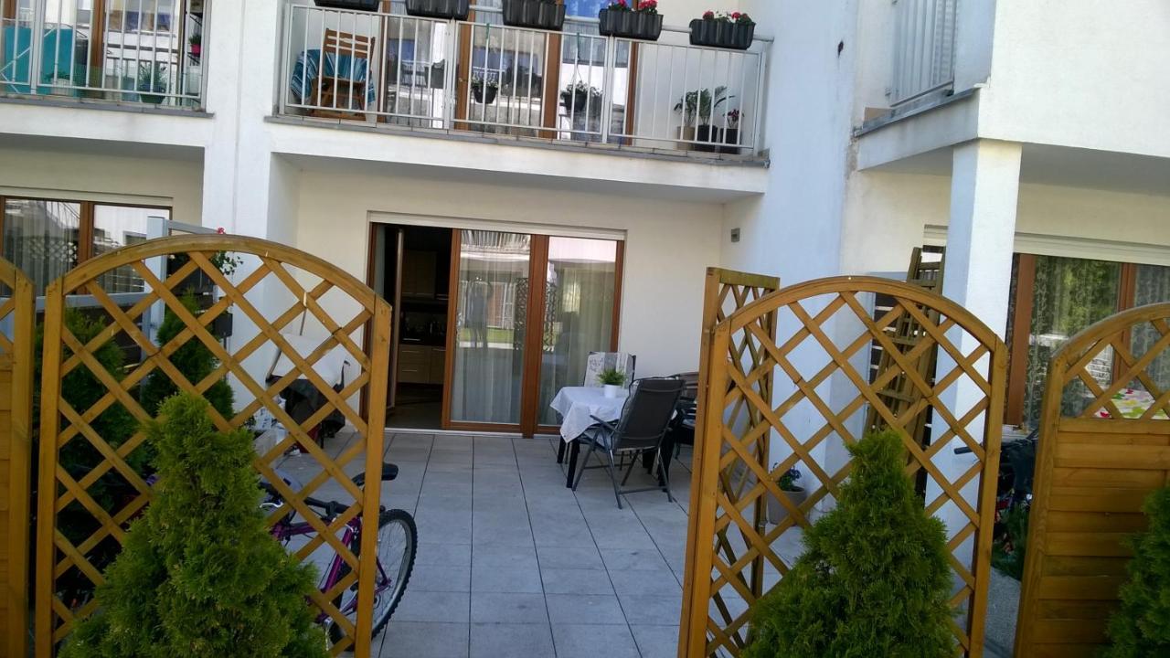 Swinoujscie Platan Patio 6 - Berry Apartments 外观 照片
